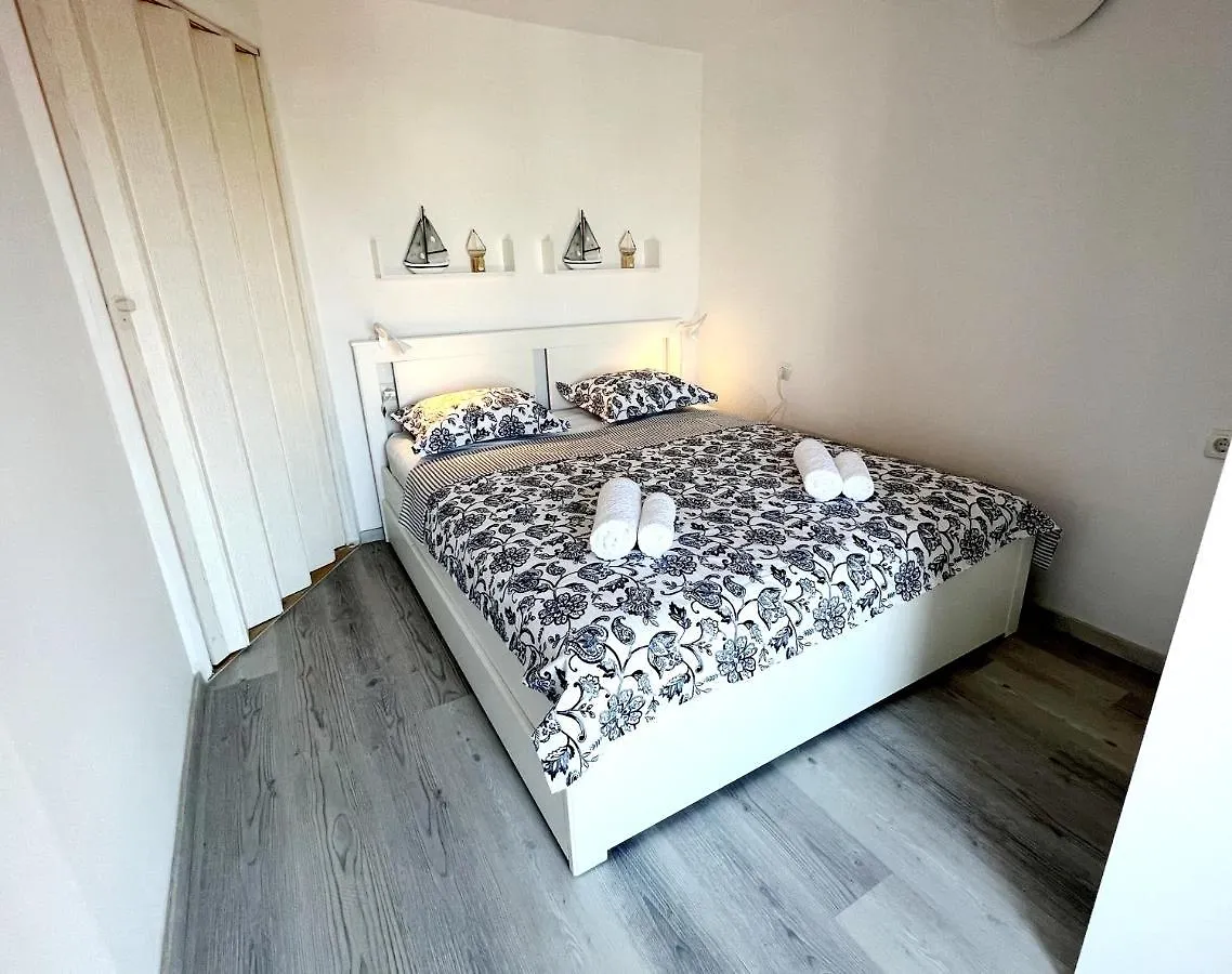 Holiday home Little Home Banjol Croatia